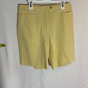 Cutter & Buck Yellow Bermuda Shorts Classic Style, Size 6 NWOT
